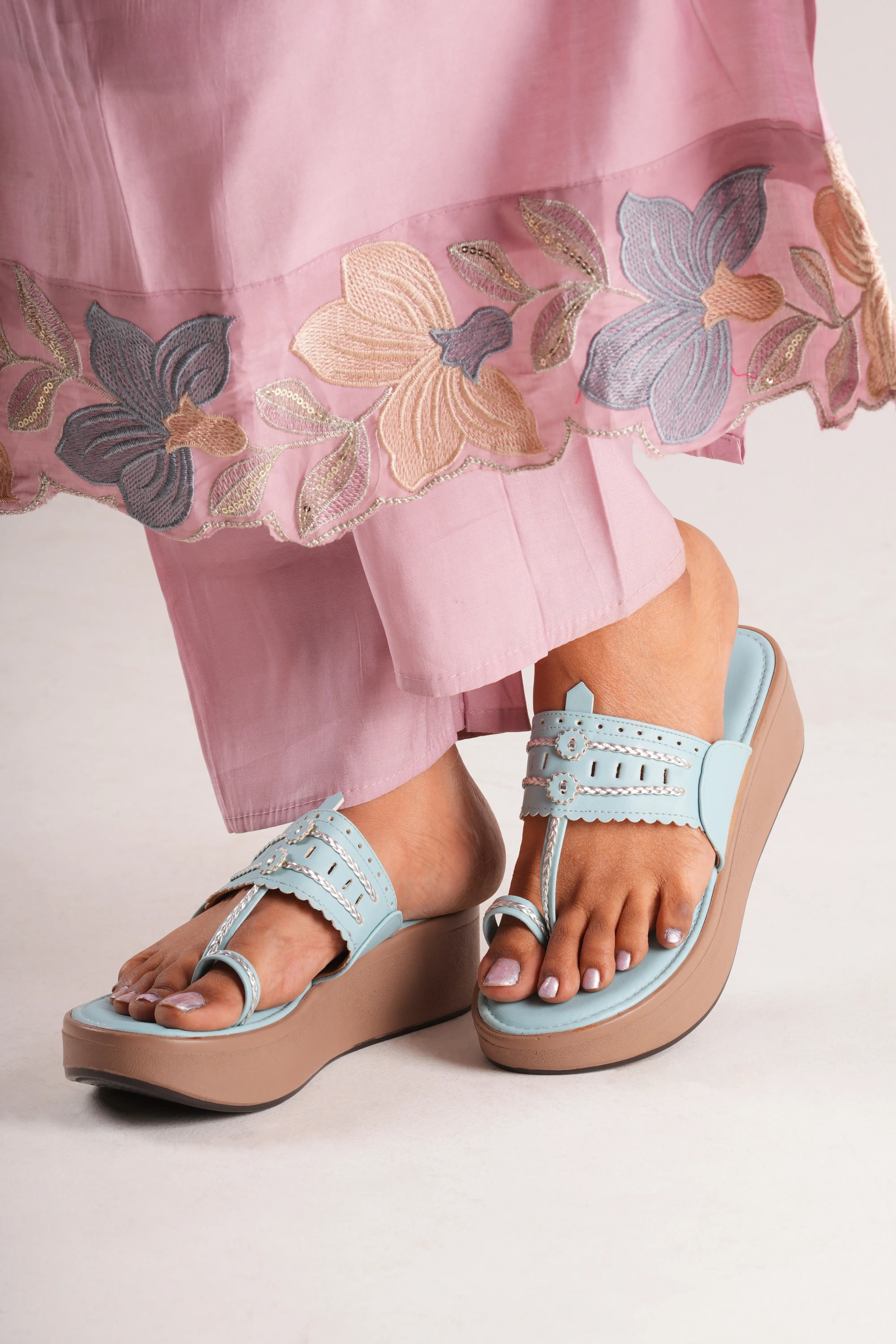 Inaayat kolhapuri wedges