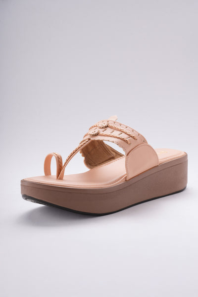 Inaayat Kolhapuri Wedges - Peach