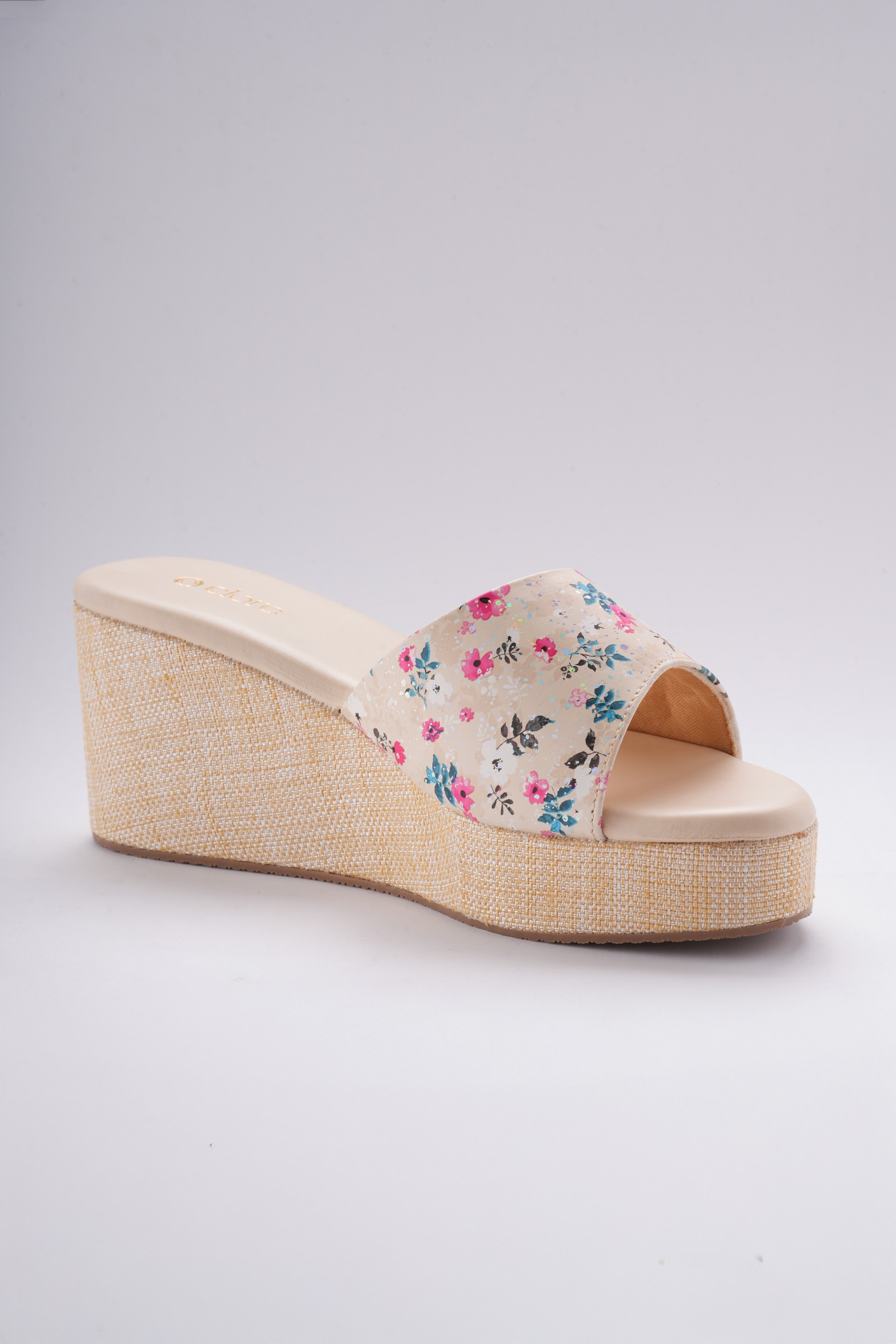 Bloombeige wedges