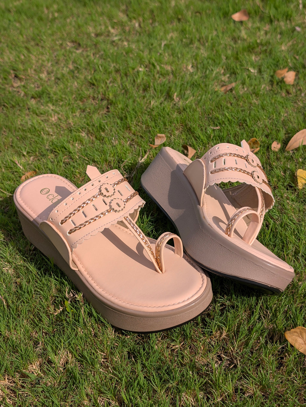 Inaayat kolhapuri wedges