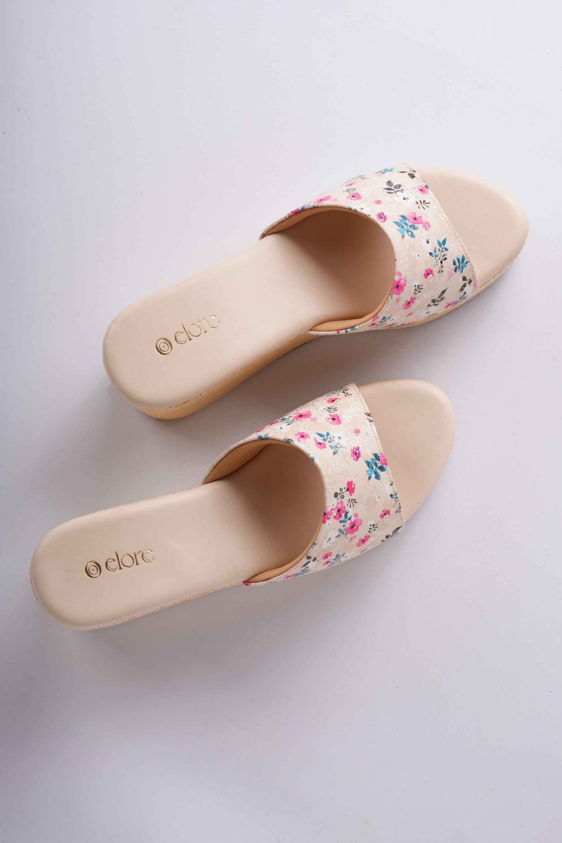 Bloombeige Wedges - Ivory Cream