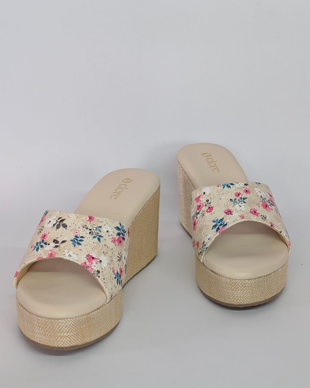 Bloombeige wedges